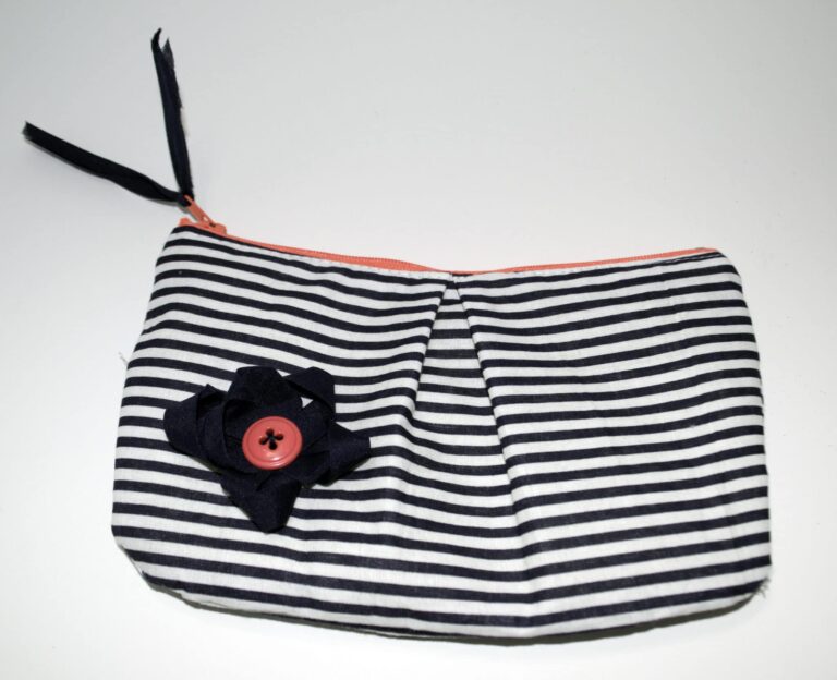 DIY Pleated Makeup Bag