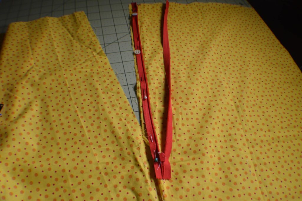 Learn to sew: how to sew an invisible zipper