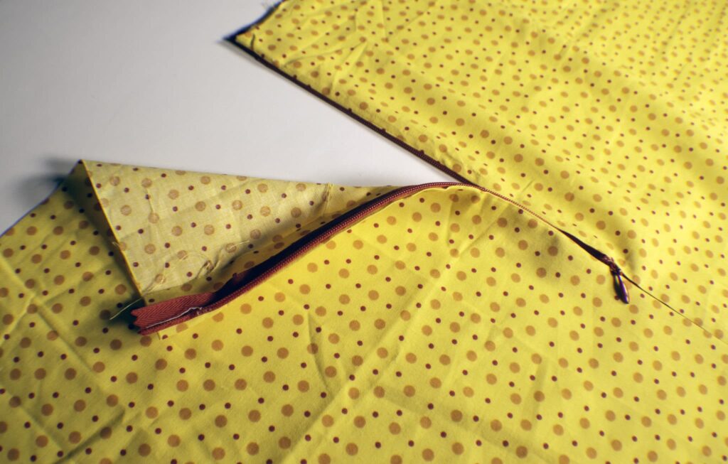 Learn to sew: How to sew an invisible zipper