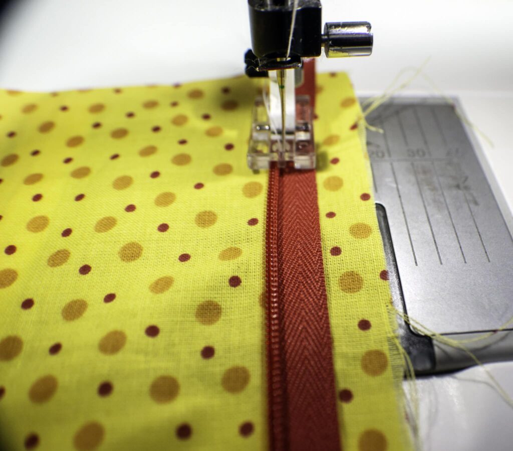 Learn to Sew: How to sew an invisible zipper foot