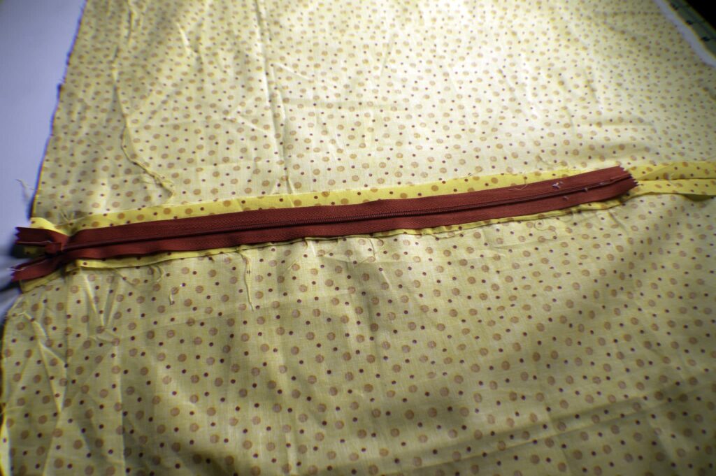 Learn to sew: How to sew an invisible zipper