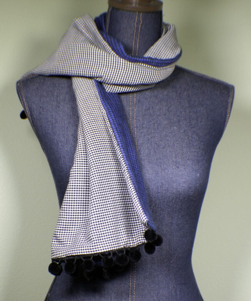How to make a 15 minute pom pom scarf