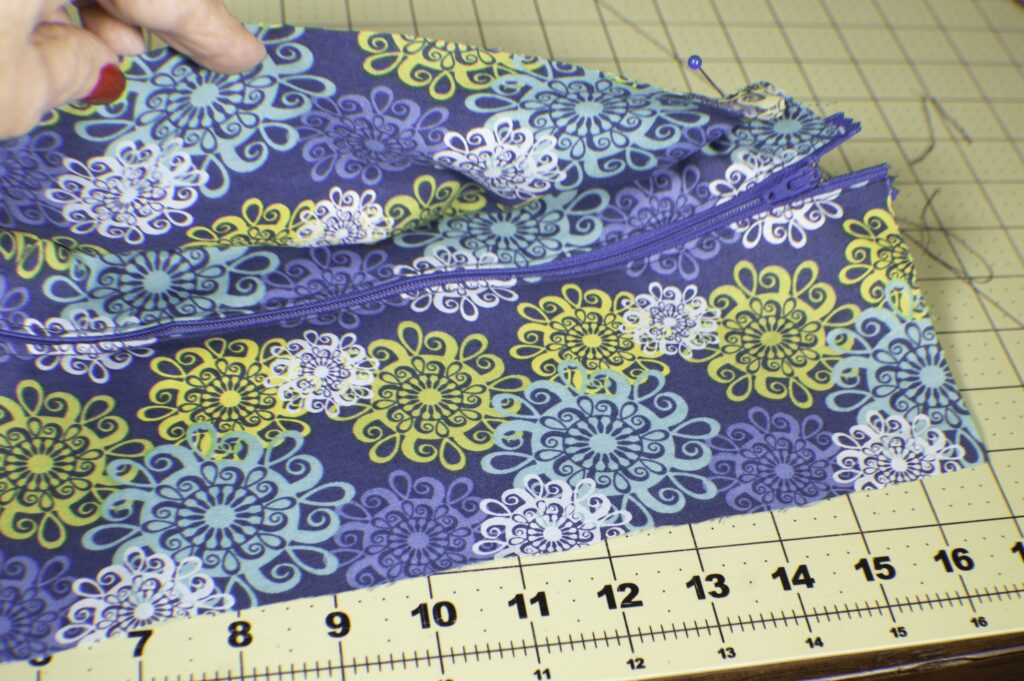 how to make a diy fanny pack or bum bag