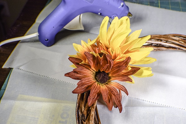 How to Make an Dollar Tree Autumn Wreath