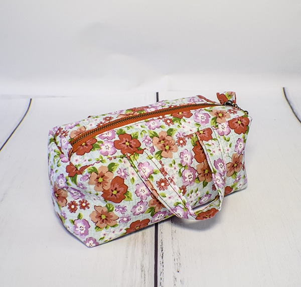 How to Make a Box Zipper Pouch with Handles