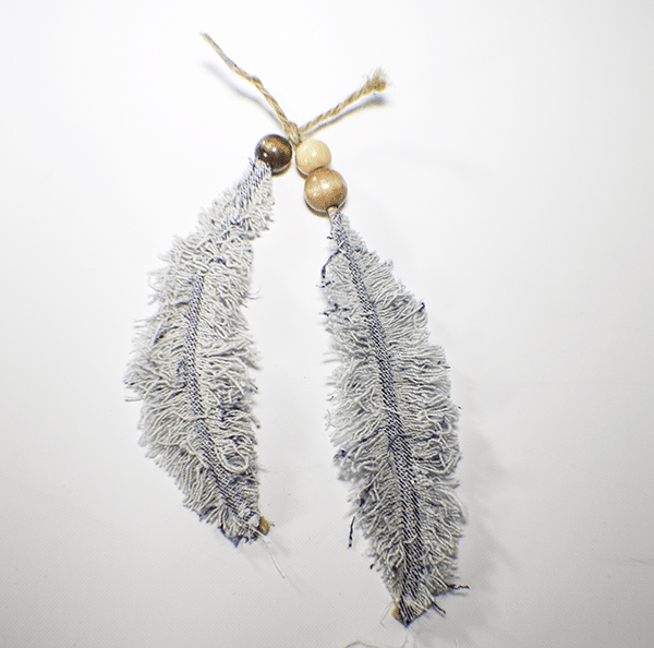 How to make denim feathers